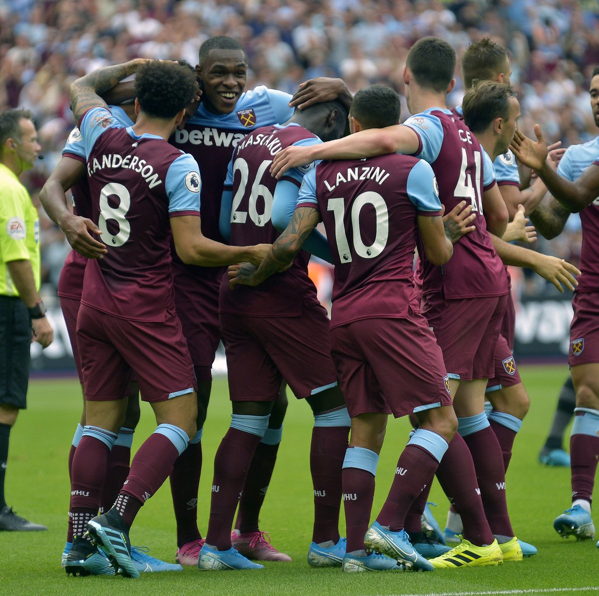 GALA Kaisa + rookie Ahri 恢复状态并共同取得 21 次击杀 Invictus Gaming 击溃了 Top Esports 并拿回一分